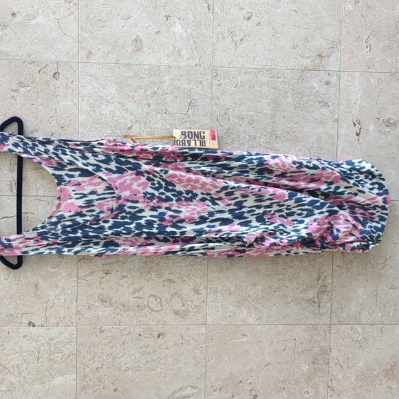 Fitted fun dress with cut out back - Picture 3 of 4